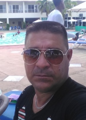 Jackson, 51, República de Cuba, Cerro