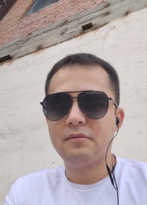 . из Новосибирска 19 лет
