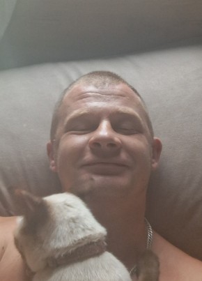 Евгений из Чугуевки 33 года