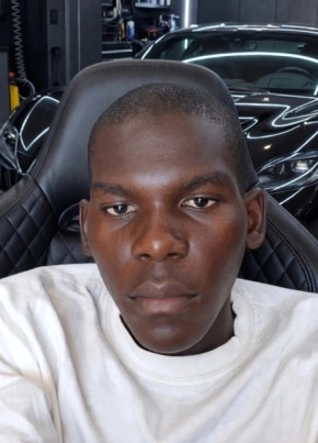 Nuru из Lira 18 лет