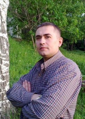 ROMAN GLAVAN, 48, Romania, București