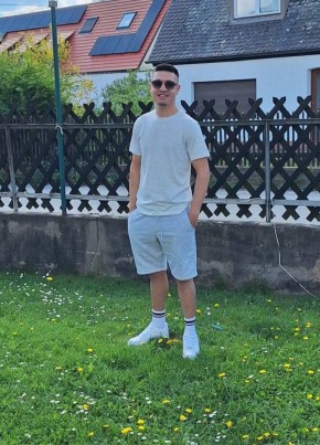 Lacatusciprian из Genf 26 лет