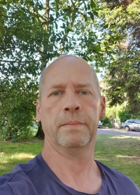 CHRISTOPHE , 44, République Française, Metz