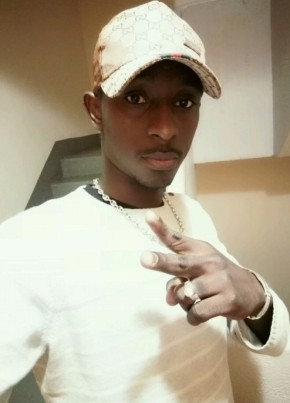 ibrahim, 25, République Française, Créteil