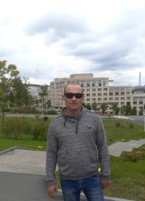 Дмитрий из Находки 52 года