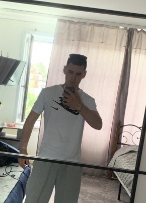 Иван из Урая 18 лет