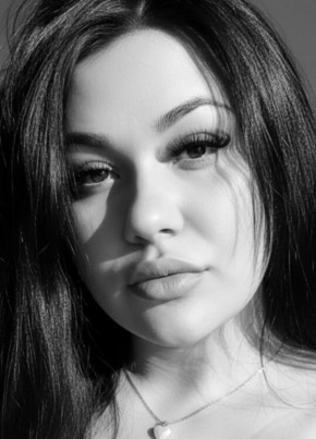 Арина из Черногорска 29 лет