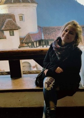 Andrea, 27, Romania, Brașov
