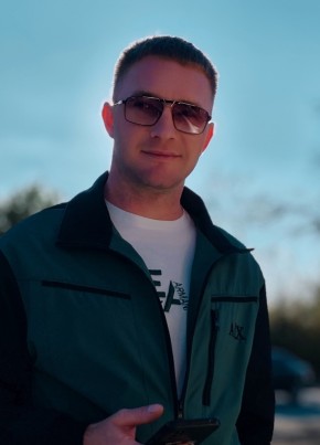 Константин из Старомышастовскаи 37 лет