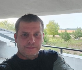 Fero, 47, Surany