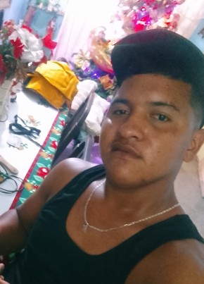 Kevin Salazar из Upata 22 года