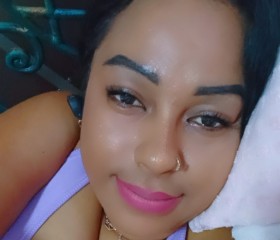 Mioura, 31, Port Louis