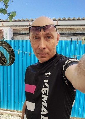 Дмитрий из Новороссийска 49 лет