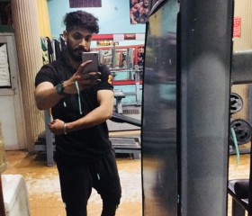 venomakki, 32, Chandigarh