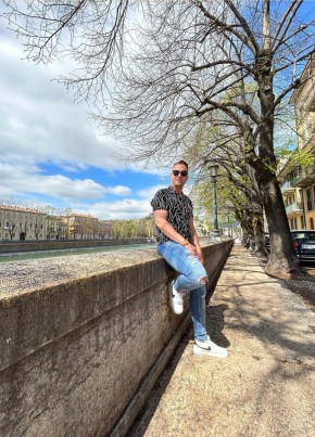 Роман из Абазы 36 лет