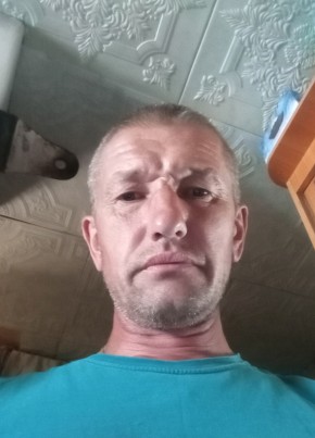 Виктор из Хвалынска 47 лет