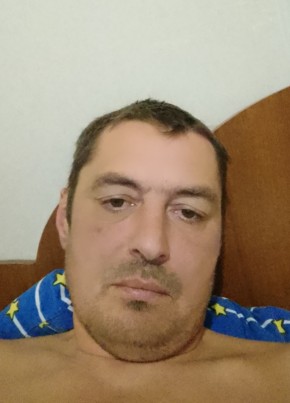 Денис из Воронежа 46 лет
