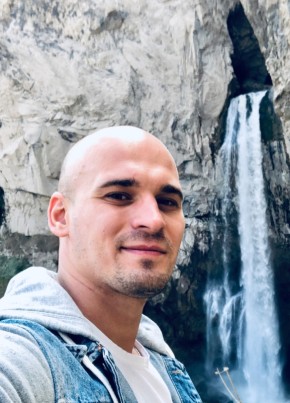 Иван, 31, Россия, Нягань