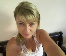 Victoria, 45, Pattani