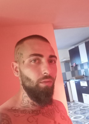 Robert, 26, Romania, București
