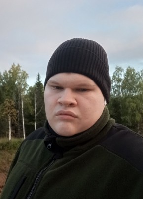 Максим из Ухты 21 год