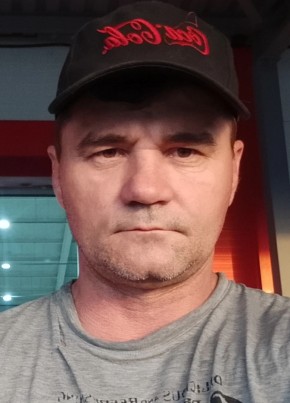 Максим из Шымкента 46 лет