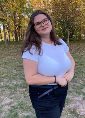 Laura, 21, A Magyar Népköztársaság, Tápiószele