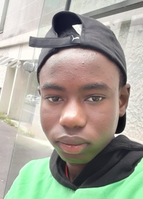 Youssouf, 21, République Française, Antony