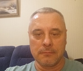 Viktor, 55, Moscow