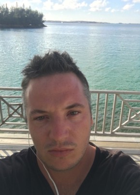 Rob, 41, Bermuda, Hamilton