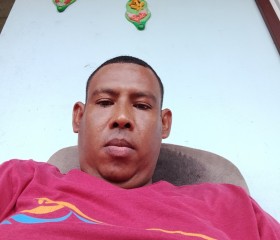 Eric adrian, 46, Panama