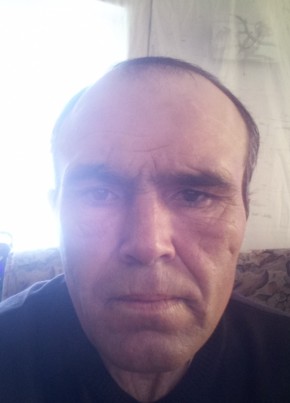 Максим из Саянска 45 лет
