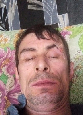 Денис из Тутаева 42 года