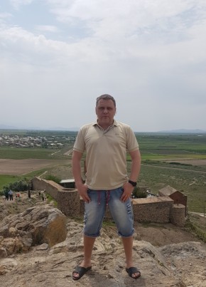Роман из Александровскаи 45 лет