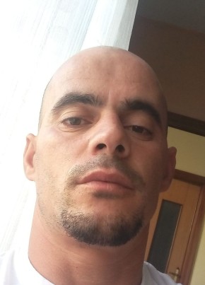 Vitor, 35, Repubblica Italiana, Cotronei