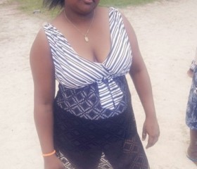 Mena, 27, Le Hochet