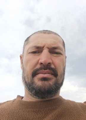 Ёдгорбек из Луганска 42 года