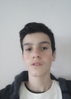 Hasan, 19, République Française, Paris