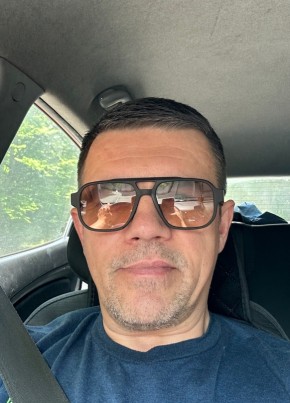 Дмитрий из Серова 44 года