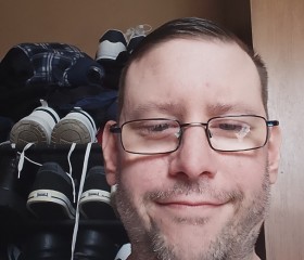 Damien, 31, Manchester