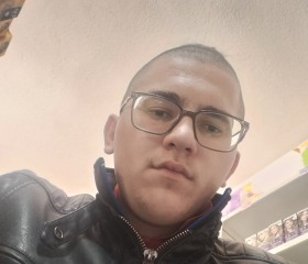 Marko mladenovic, 22, Gjilan