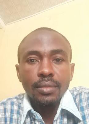 JUNIOR BOMPOMA, 33, République démocratique du Congo, Kinshasa
