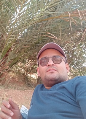 Nasre, 34, People’s Democratic Republic of Algeria, Melouza