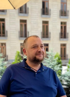 Артур из Челябинска 48 лет