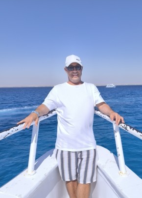 Константин из Энгельса 44 года