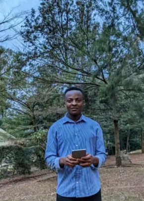 BYAMAHIRE Eric, 19, Republika y’u Rwanda, Kigali