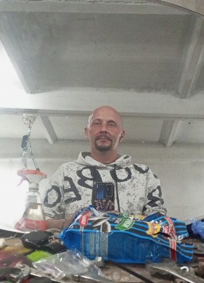 Александр из Новомосковска 44 года