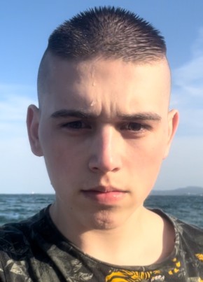 Дима из Бургаса 22 года