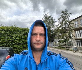 Konstantin, 39, Munich