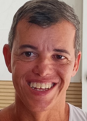 Eu sou uma pesso из Salvador 18 лет